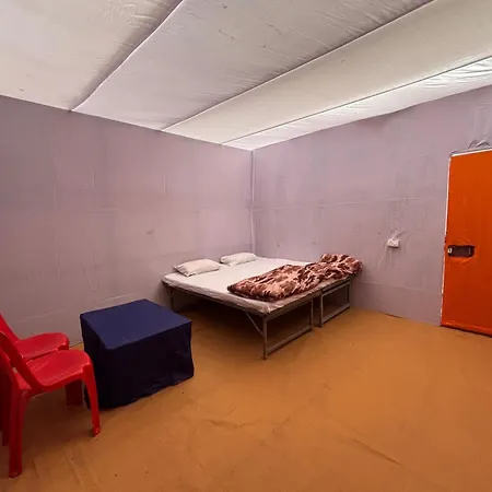 Mahakumbh Tulsi Peeth Ashram Stays Prayagraj Exterior photo