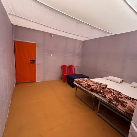 Mahakumbh Tulsi Peeth Ashram Stays Prayagraj Exterior photo