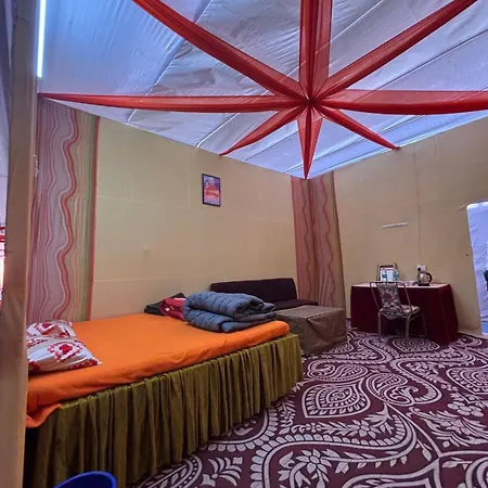 Mahakumbh Tulsi Peeth Ashram Stays Prayagraj Exterior photo
